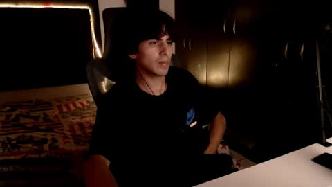 Snapshot of thieves_us chatting on March 3, 3:30 am thieves_us online show from March 3, 3:30 am