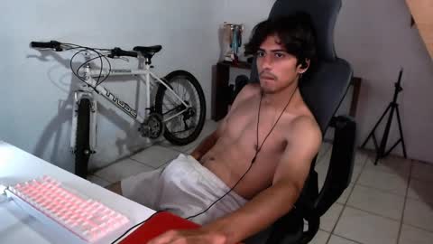 Snapshot of thieves_us chatting on September 14, 4:33 am thieves_us online show from September 14, 4:33 am