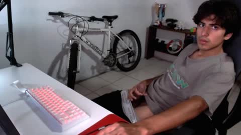 Snapshot of thieves_us chatting on September 22, 10:45 pm thieves_us online show from September 22, 10:45 pm