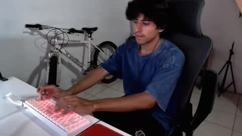 Snapshot of thieves_us chatting on September 25, 5:22 am thieves_us online show from September 25, 5:22 am