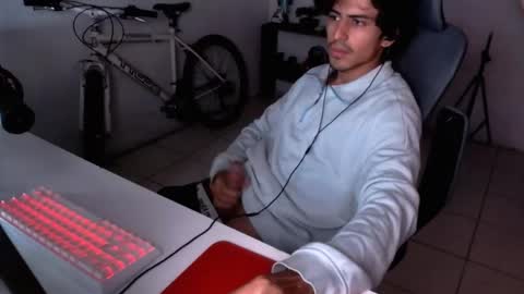 Snapshot of thieves_us chatting on September 29, 10:20 am thieves_us online show from September 29, 10:20 am