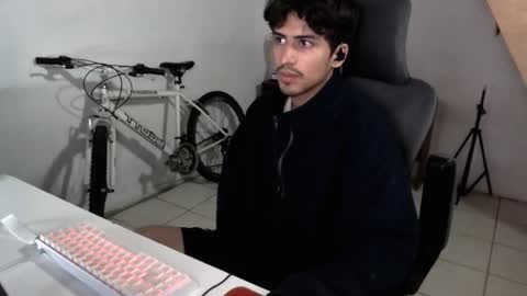 Snapshot of thieves_us chatting on October 3, 3:20 pm thieves_us online show from October 3, 3:20 pm