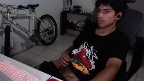 Snapshot of thieves_us chatting on October 7, 12:08 am thieves_us online show from October 7, 12:08 am