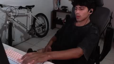 Snapshot of thieves_us chatting on October 12, 5:50 am thieves_us online show from October 12, 5:50 am