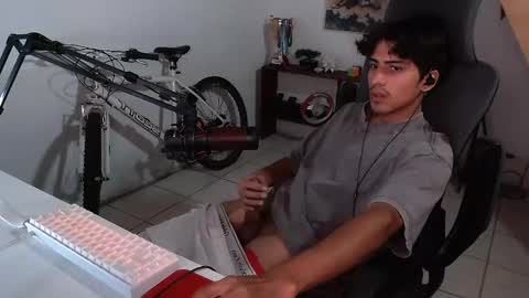 Snapshot of thieves_us chatting on October 16, 4:24 am thieves_us online show from October 16, 4:24 am