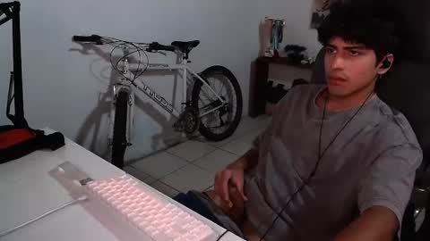 Snapshot of thieves_us chatting on October 21, 5:52 am thieves_us online show from October 21, 5:52 am