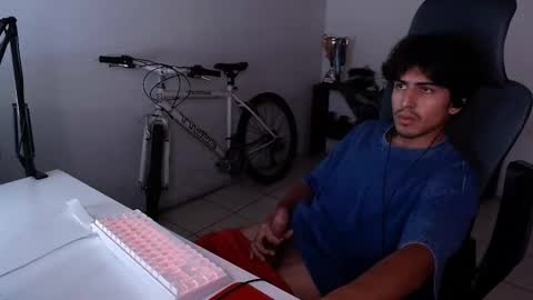 Snapshot of thieves_us chatting on November 10, 4:55 am thieves_us online show from November 10, 4:55 am