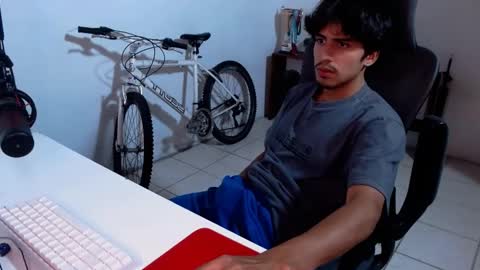 Snapshot of thieves_us chatting on November 13, 3:49 am thieves_us online show from November 13, 3:49 am