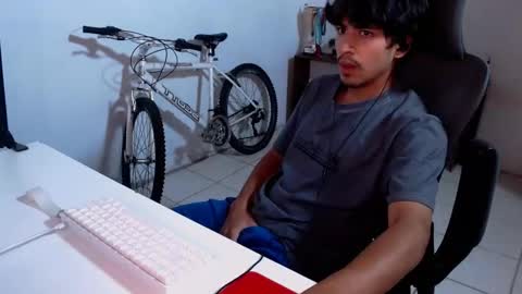 Snapshot of thieves_us chatting on November 13, 5:23 pm thieves_us online show from November 13, 5:23 pm