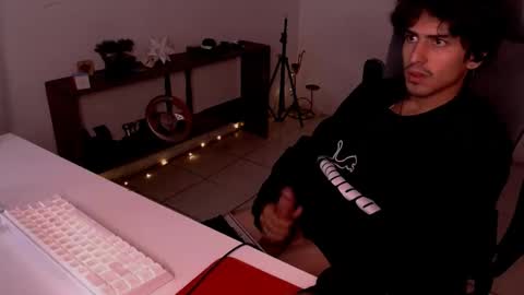 Snapshot of thieves_us chatting on November 21, 10:36 am thieves_us online show from November 21, 10:36 am