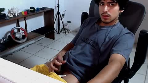 Snapshot of thieves_us chatting on November 28, 9:17 pm thieves_us online show from November 28, 9:17 pm