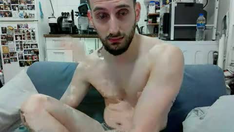 Snapshot of thinboy2 chatting on February 18, 6:37 pm Thinboy2 online show from February 18, 6:37 pm