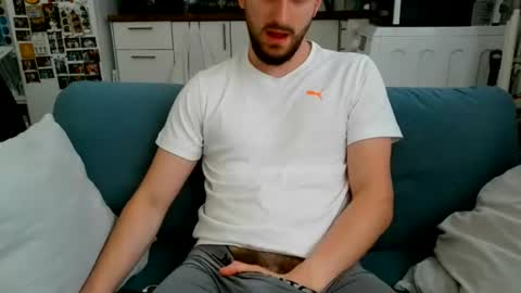 Snapshot of thinboy2 chatting on July 17, 9:49 am Thinboy2 online show from July 17, 9:49 am
