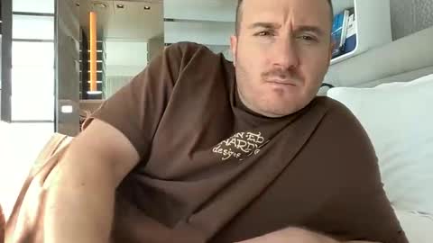 Snapshot of thisbigjewishdick chatting on December 21, 12:12 pm This Big Jewish Dick online show from December 21, 12:12 pm