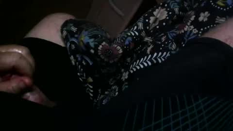 Snapshot of thisbloke96 chatting on December 25, 12:27 am thisbloke96 online show from December 25, 12:27 am