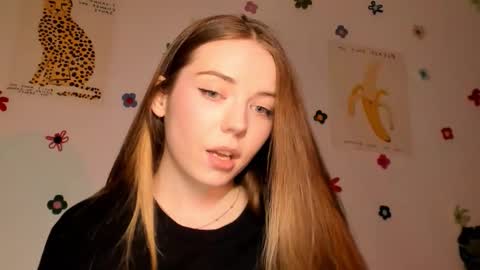 Snapshot of thisisamelia chatting on October 5, 4:27 pm Amelia  shows on mondays fridays and sundays  if anything changes im giving updates on my fansly  online show from October 5, 4:27 pm