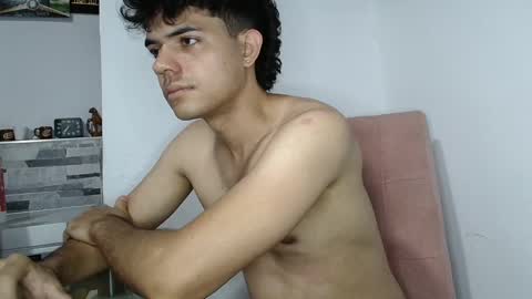 Snapshot of thisisnik chatting on March 3, 12:26 am thisisnik online show from March 3, 12:26 am