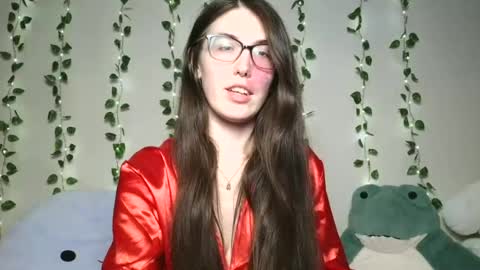 thistlefernsby online show from June 29, 3:13 am