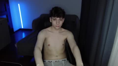 Snapshot of thomas617826 chatting on March 6, 9:09 pm Thomas Hill online show from March 6, 9:09 pm