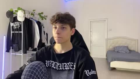 Snapshot of thomas617826 chatting on October 26, 8:26 pm Thomas Hill online show from October 26, 8:26 pm