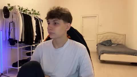 Snapshot of thomas617826 chatting on November 29, 8:23 pm Thomas Hill online show from November 29, 8:23 pm