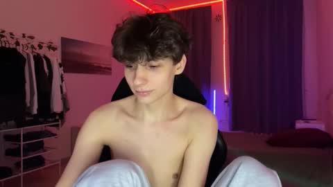 Snapshot of thomas617826 chatting on February 28, 10:00 pm Thomas Hill online show from February 28, 10:00 pm