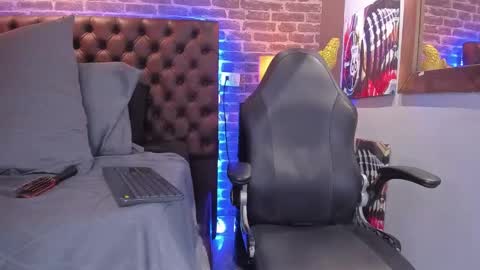 Snapshot of thomas_may4rs chatting on February 22, 8:07 am ---Thomas--- online show from February 22, 8:07 am