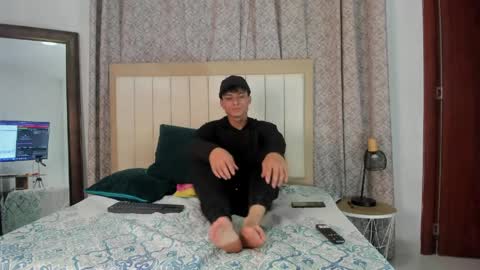 Snapshot of thomas_millers chatting on April 8, 1:16 am thomas_millers online show from April 8, 1:16 am