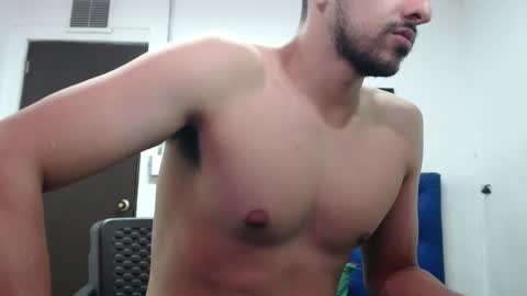 Snapshot of thomas_neuman chatting on December 7, 3:41 pm Thomas online show from December 7, 3:41 pm