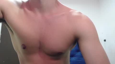 Snapshot of thomas_neuman chatting on December 23, 8:14 pm Thomas online show from December 23, 8:14 pm