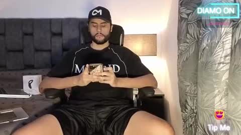 Thomas online show from November 1, 8:55 pm