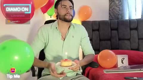 Thomas online show from December 5, 6:26 pm