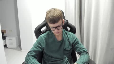 Snapshot of thomas_shelbivip chatting on January 13, 4:19 pm Tomas online show from January 13, 4:19 pm