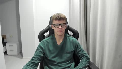 Snapshot of thomas_shelbivip chatting on January 13, 7:21 pm Tomas online show from January 13, 7:21 pm