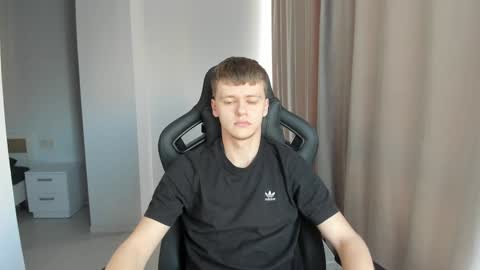 Snapshot of thomas_shelbivip chatting on January 15, 11:21 am Tomas online show from January 15, 11:21 am