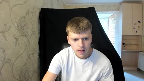 Snapshot of thomas_shelbivip chatting on September 30, 8:41 am Tomas online show from September 30, 8:41 am