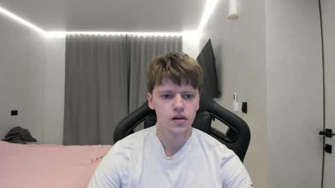 Tomas online show from April 7, 2:01 am