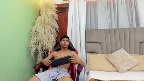Thomas Valkov online show from April 21, 11:27 am