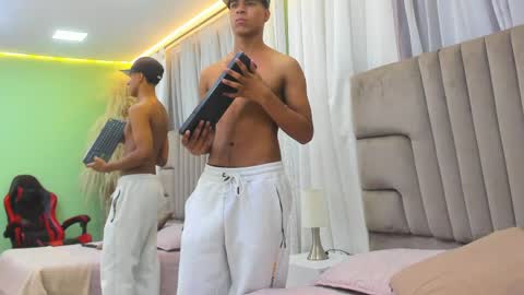 Thomas Valkov online show from May 15, 11:39 am