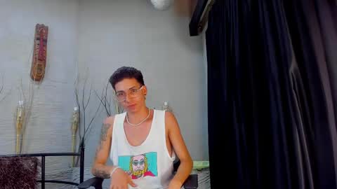 ThomasJones   online show from February 18, 4:16 pm