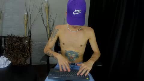 ThomasJones   online show from February 21, 2:48 pm