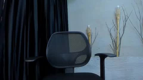 ThomasJones   online show from February 21, 6:04 pm