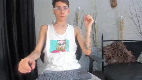 ThomasJones   online show from February 22, 11:35 am