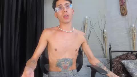 ThomasJones   online show from February 22, 5:46 pm