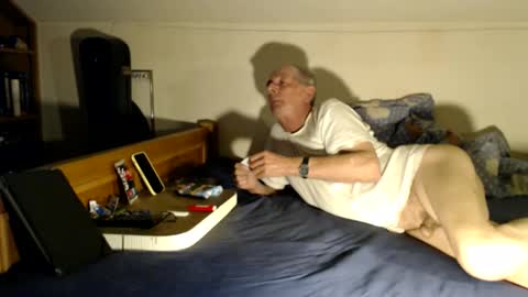 Snapshot of thomasleiber chatting on December 1, 5:29 pm Thomas online show from December 1, 5:29 pm