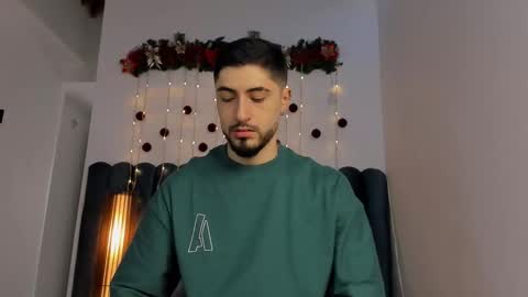 Snapshot of thomasmarzo1 chatting on December 17, 7:09 pm sweetfit boy online show from December 17, 7:09 pm