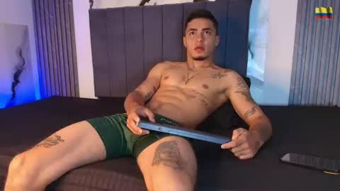 Snapshot of thomass_conor chatting on July 3, 9:16 am thomass_conor online show from July 3, 9:16 am