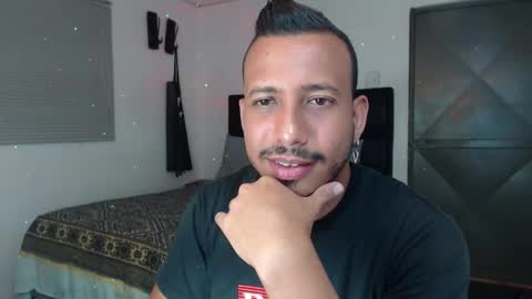 Snapshot of thommerxxx chatting on September 20, 11:17 pm Thom online show from September 20, 11:17 pm