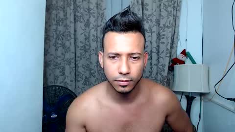 Snapshot of thommerxxx chatting on January 9, 9:12 am Thom online show from January 9, 9:12 am