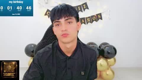 Snapshot of thommy_cute chatting on June 10, 3:18 am Thomas online show from June 10, 3:18 am
